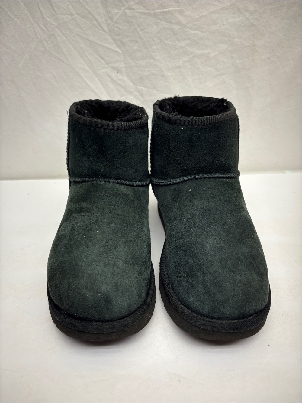 UGG Mini Short Classic boots, SZ 5, box 88